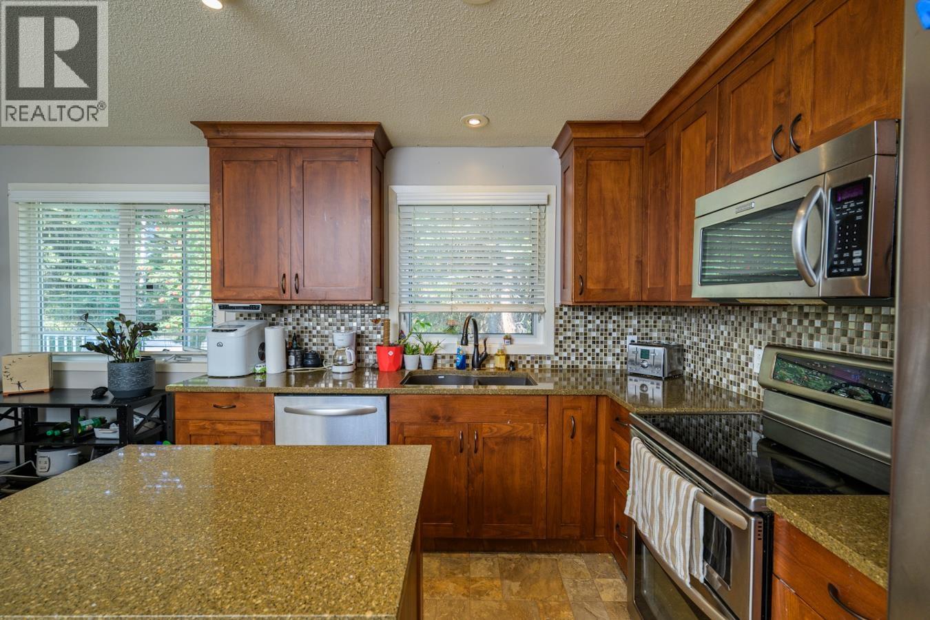 Photo 5 of 7238 Bear Road, Prince George BC