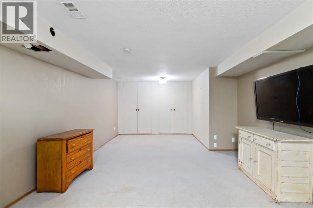 Photo 22 of 106 Hilltop Crescent, Fort Mcmurray AB
