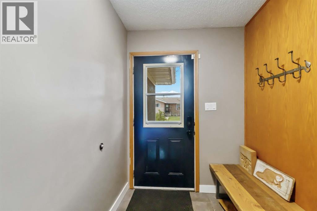 Photo 3 of 106 Hilltop Crescent, Fort Mcmurray AB