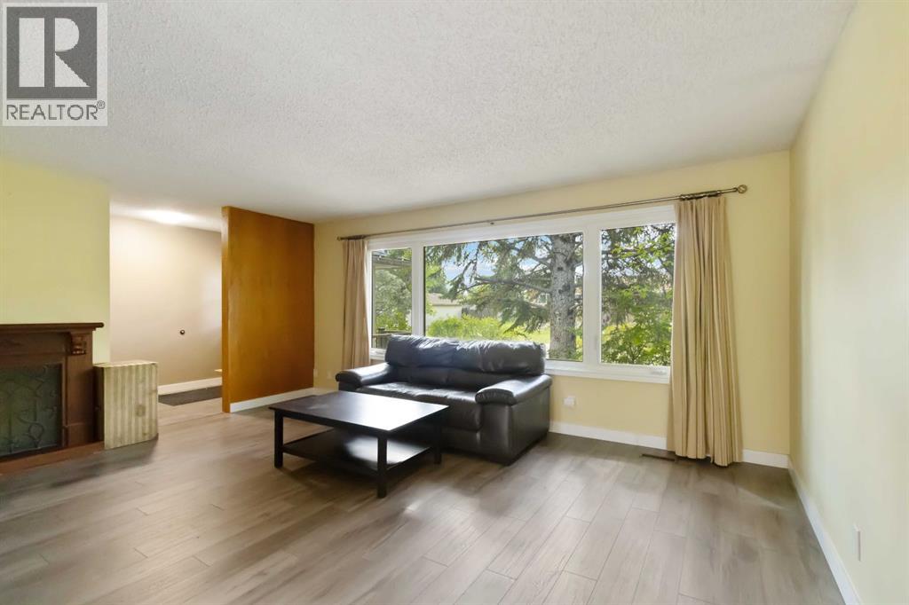 Photo 7 of 106 Hilltop Crescent, Fort Mcmurray AB