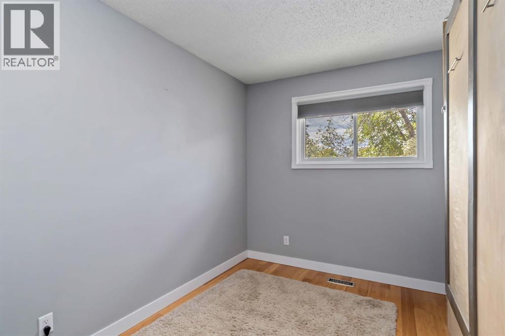 Photo 18 of 106 Hilltop Crescent, Fort Mcmurray AB