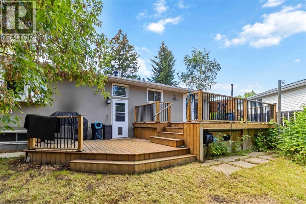 Photo 34 of 106 Hilltop Crescent, Fort Mcmurray AB