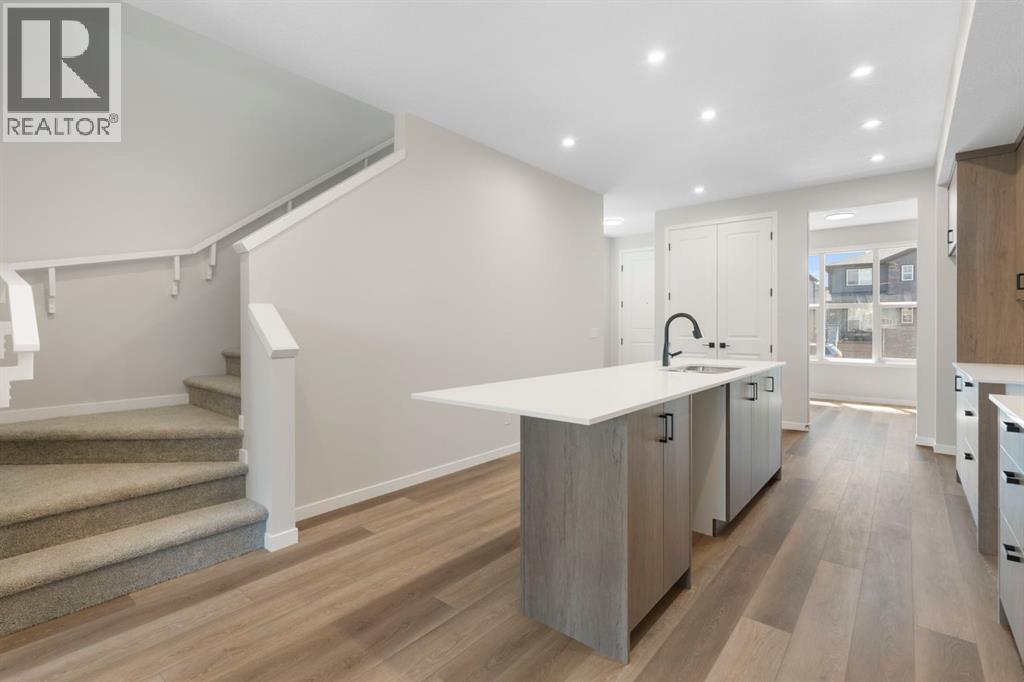 Photo 4 of 620 Rowmont Boulevard Nw, Calgary AB