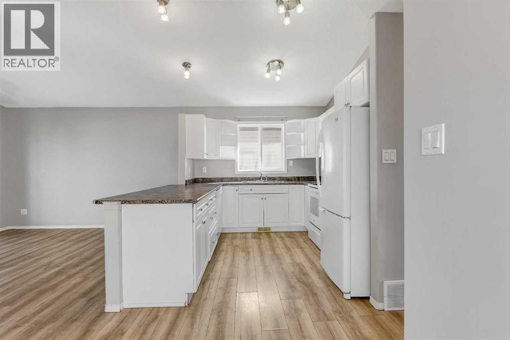 Photo 7 of 9339 131 Avenue, Grande Prairie AB