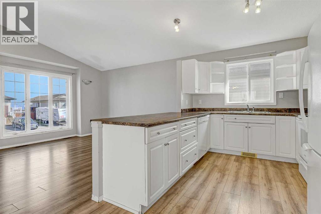 Photo 8 of 9339 131 Avenue, Grande Prairie AB