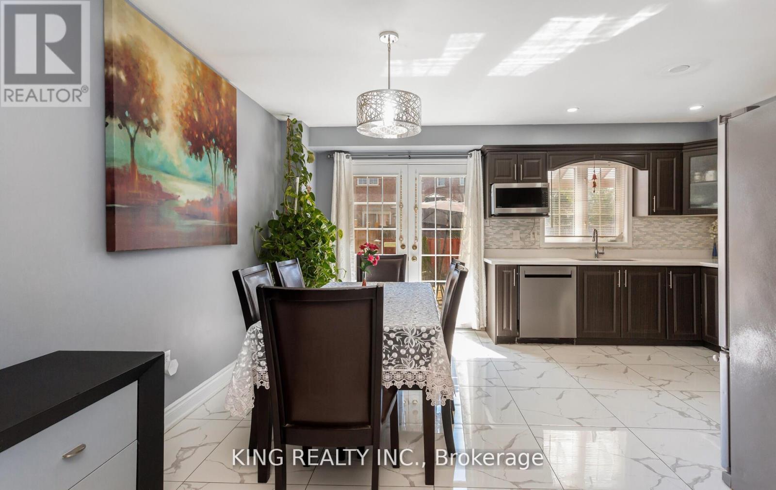 Photo 12 of 161 Tiller Trail, Brampton ON