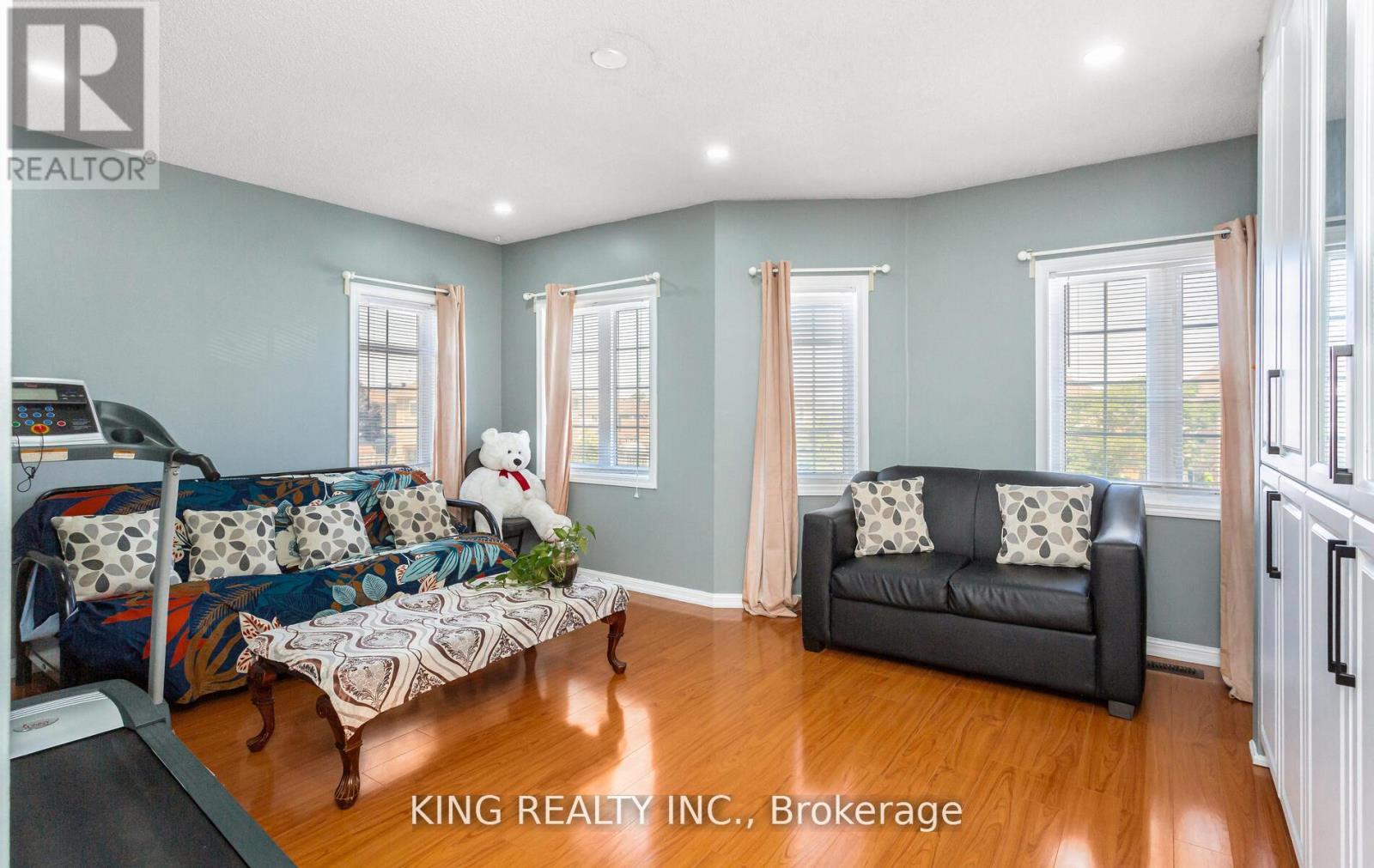 Photo 16 of 161 Tiller Trail, Brampton ON
