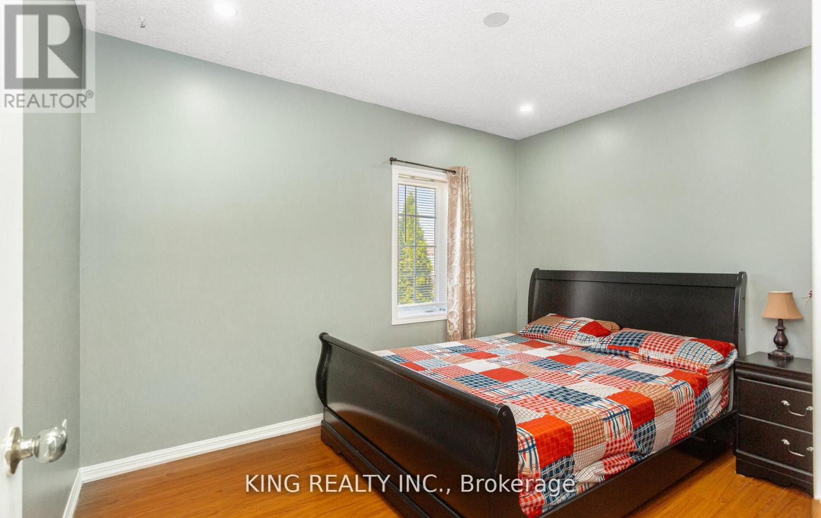 Photo 24 of 161 Tiller Trail, Brampton ON