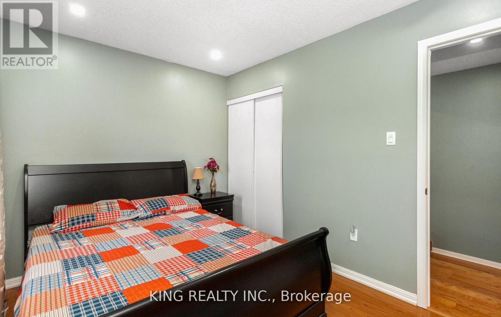 Photo 26 of 161 Tiller Trail, Brampton ON