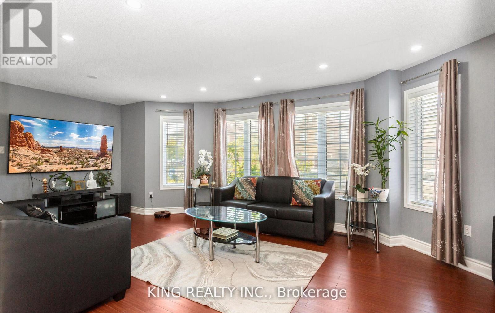 Photo 6 of 161 Tiller Trail, Brampton ON