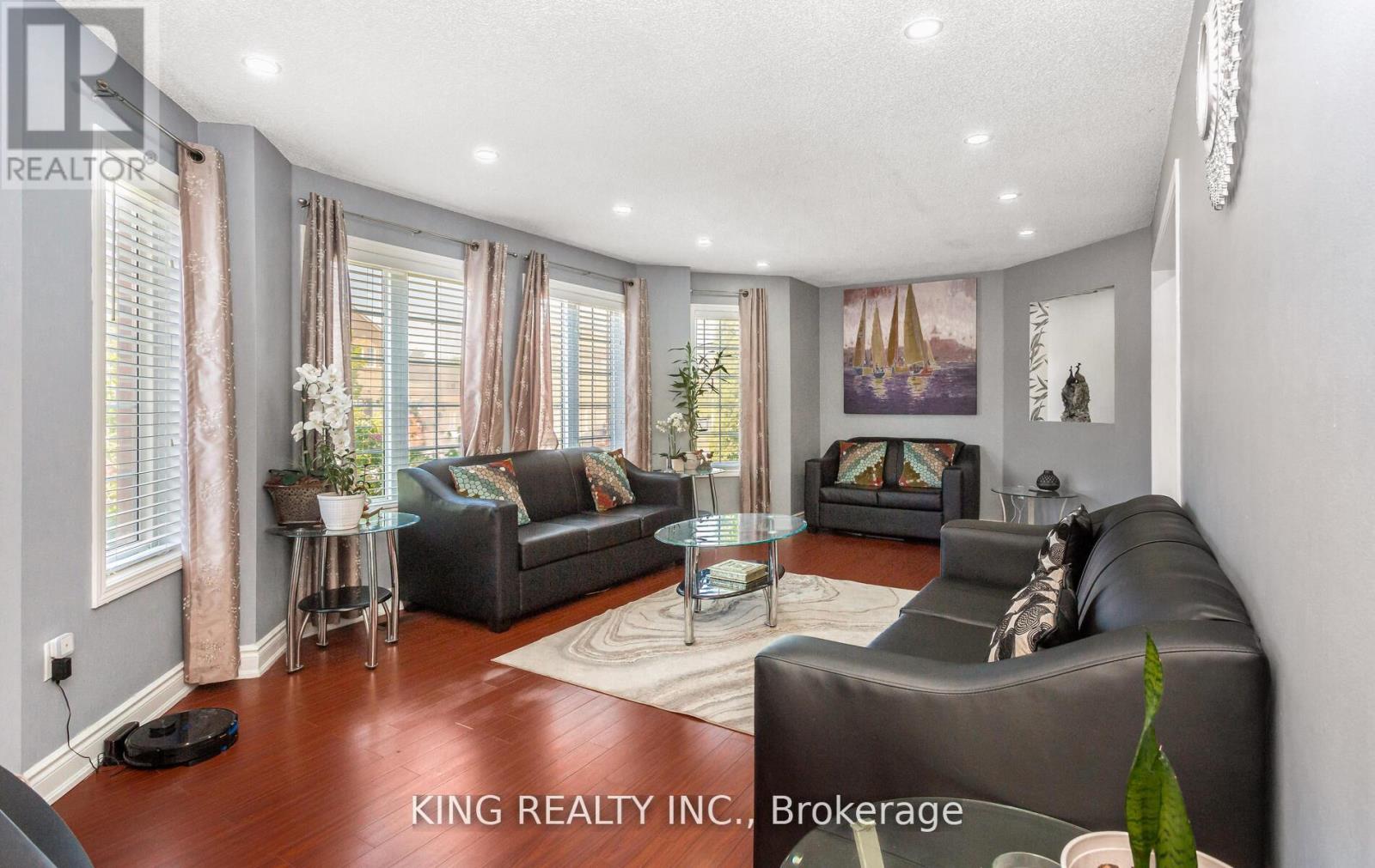 Photo 9 of 161 Tiller Trail, Brampton ON