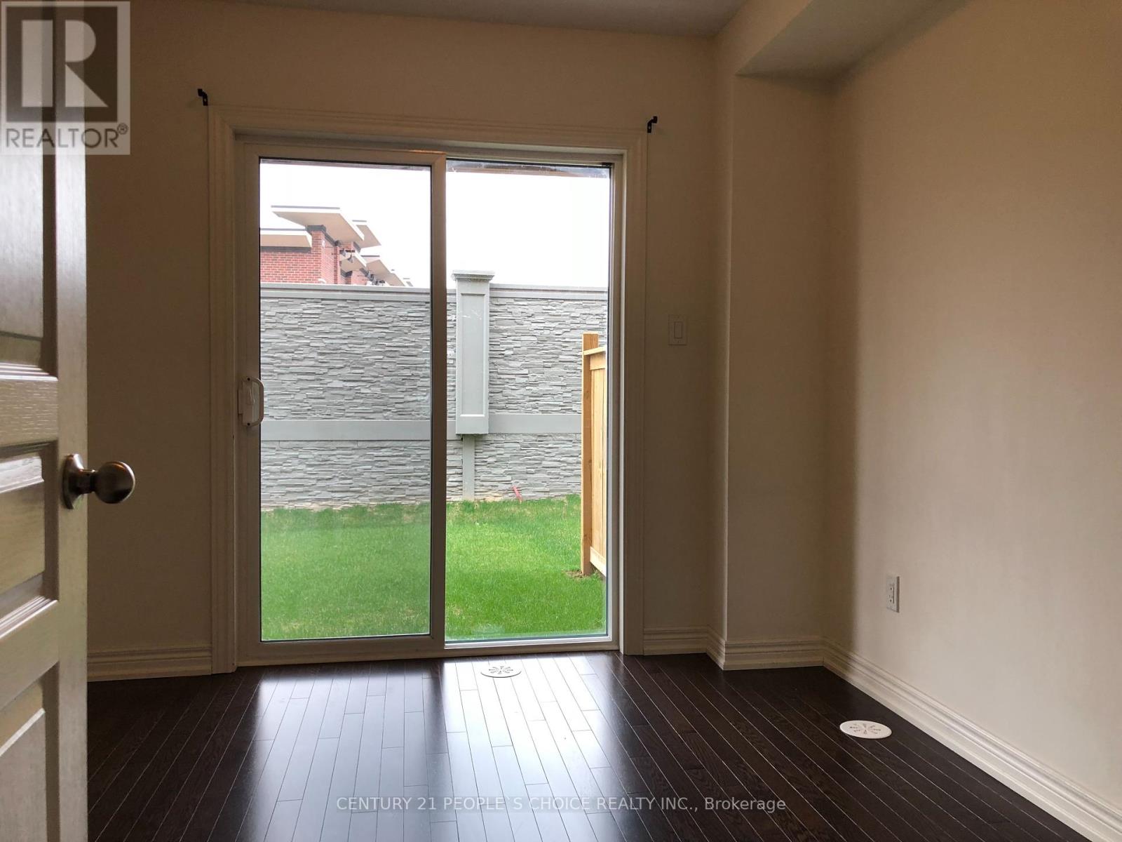Photo 7 of 4 Cedarland Road, Brampton ON