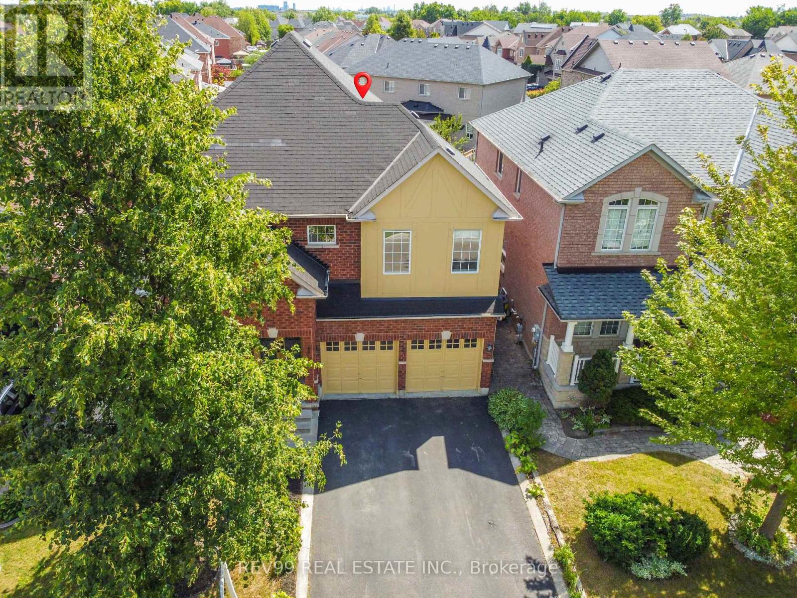 Photo 1 of 39 Bonistel Crescent, Brampton ON