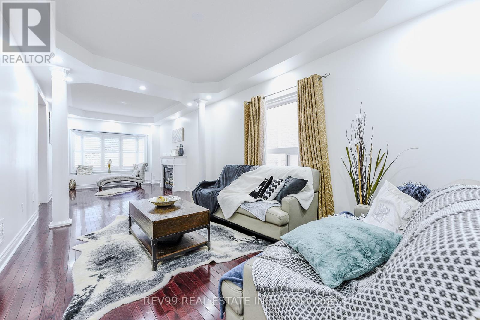 Photo 16 of 39 Bonistel Crescent, Brampton ON