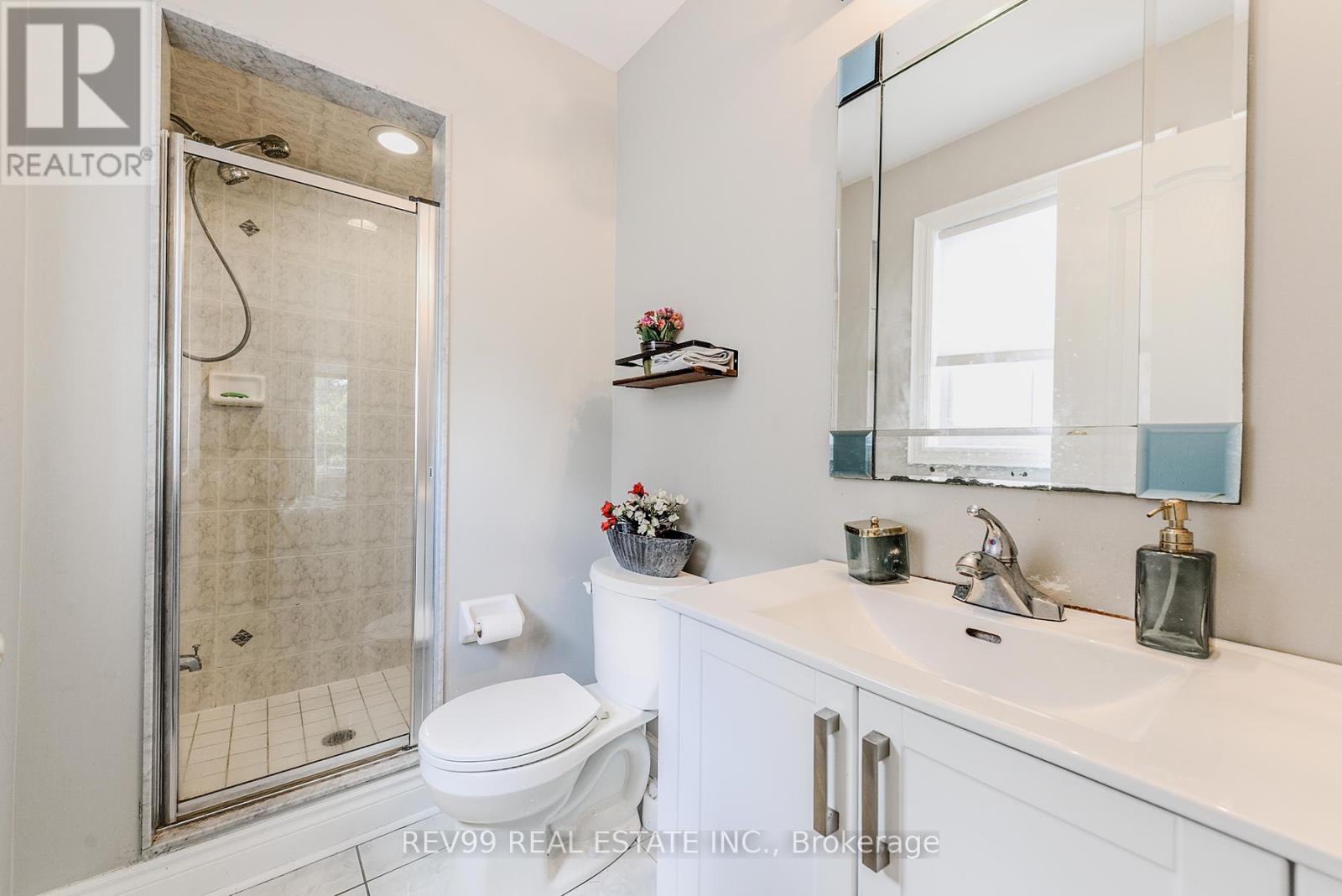 Photo 30 of 39 Bonistel Crescent, Brampton ON
