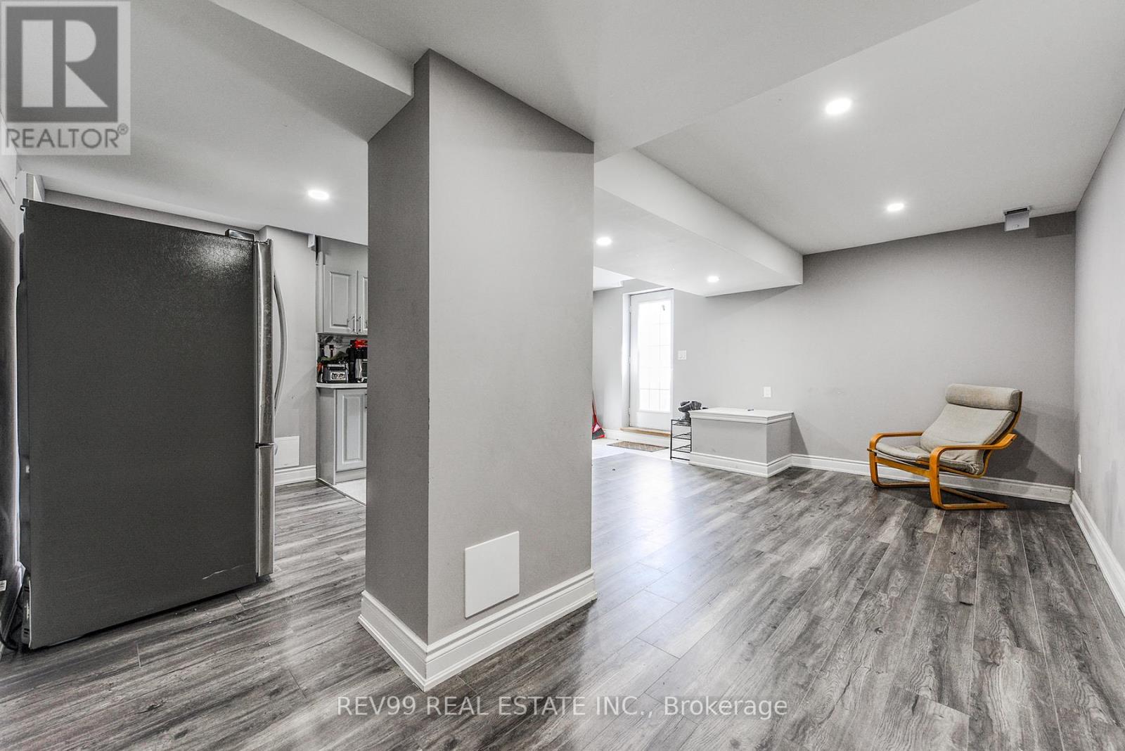 Photo 45 of 39 Bonistel Crescent, Brampton ON