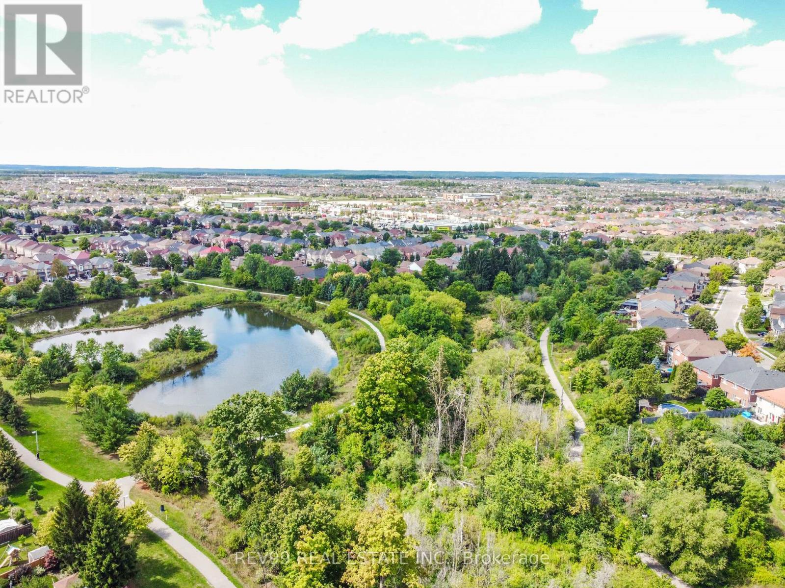 Photo 5 of 39 Bonistel Crescent, Brampton ON
