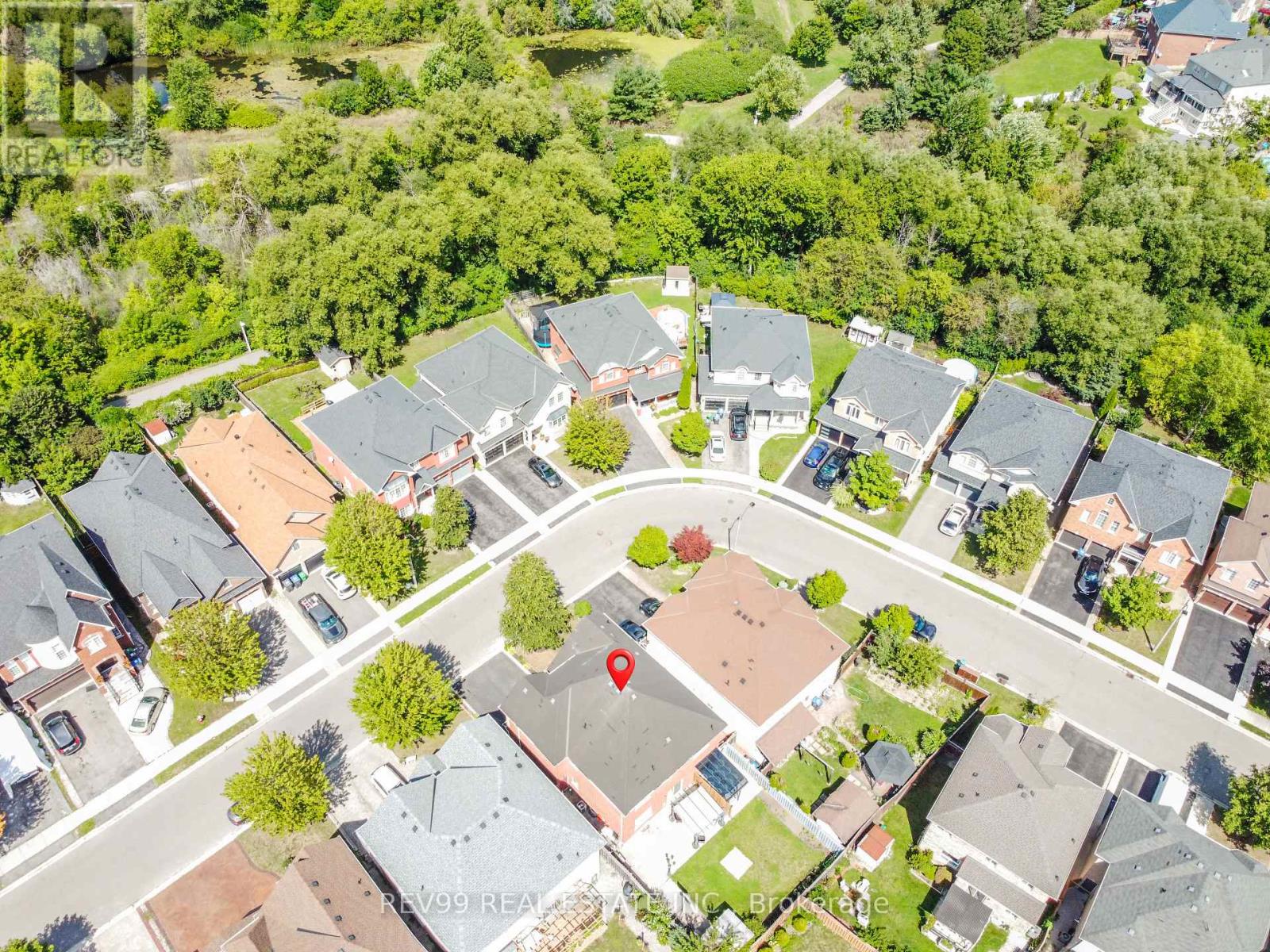Photo 6 of 39 Bonistel Crescent, Brampton ON