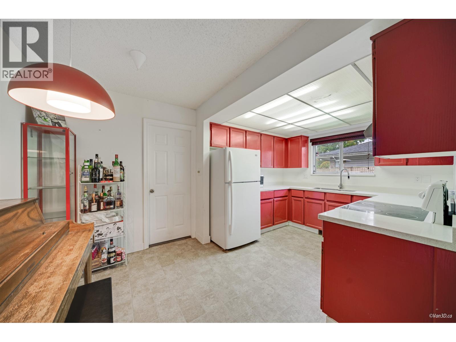 6220 LYNAS Lane, Richmond