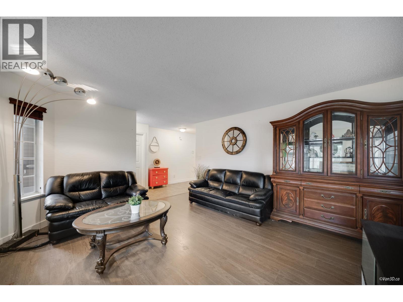 6220 LYNAS Lane, Richmond