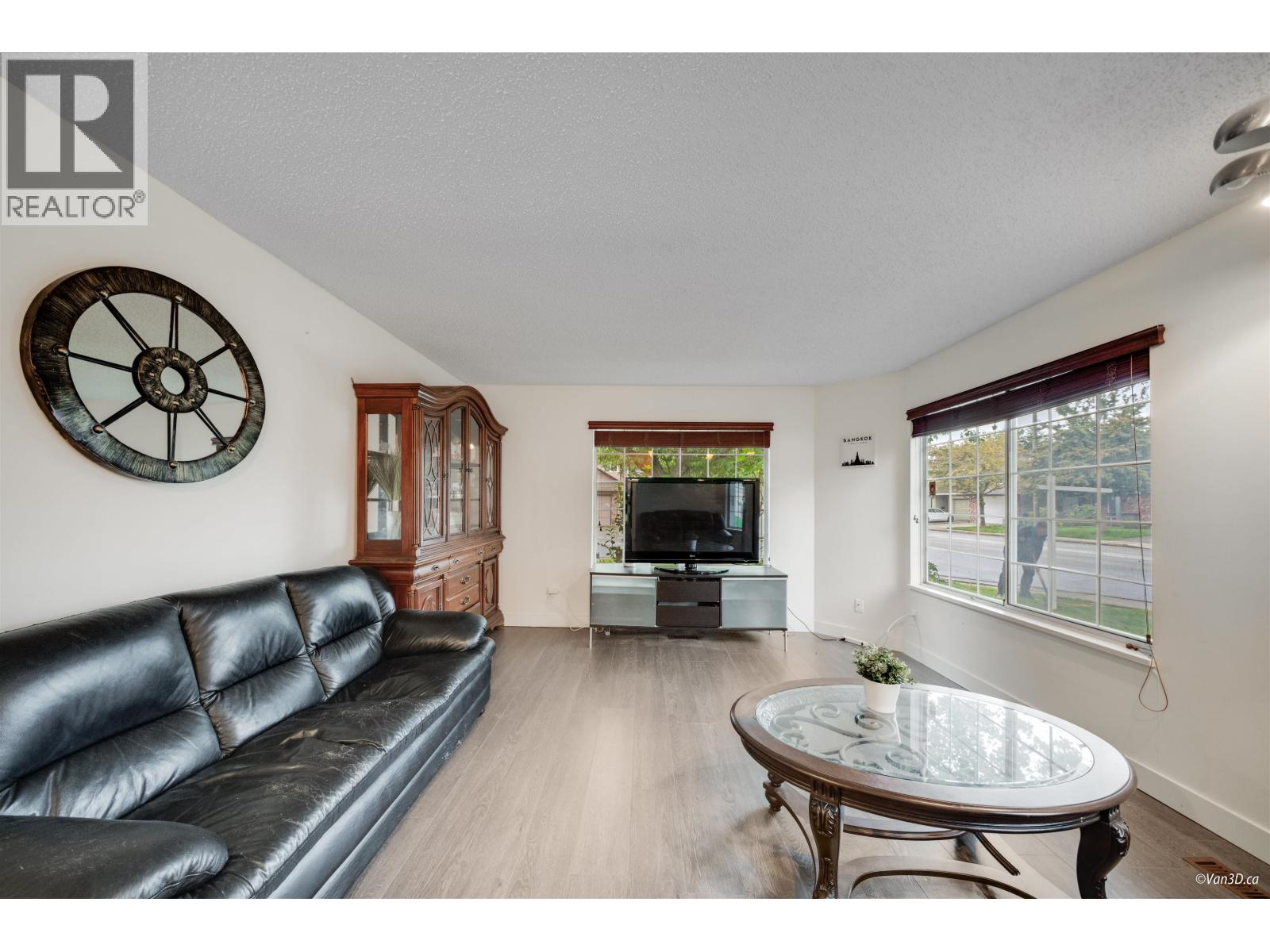 6220 LYNAS Lane, Richmond