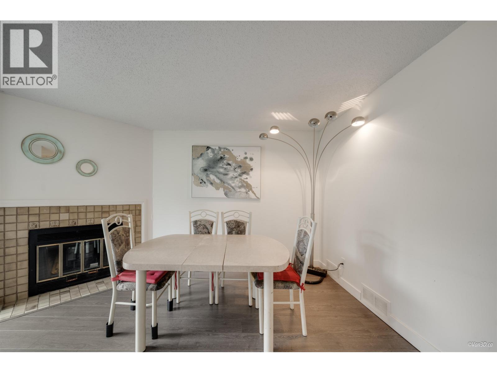 6220 LYNAS Lane, Richmond