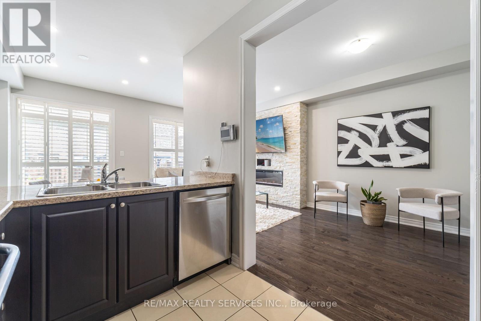 Photo 14 of 12 Seedland Crescent, Brampton ON