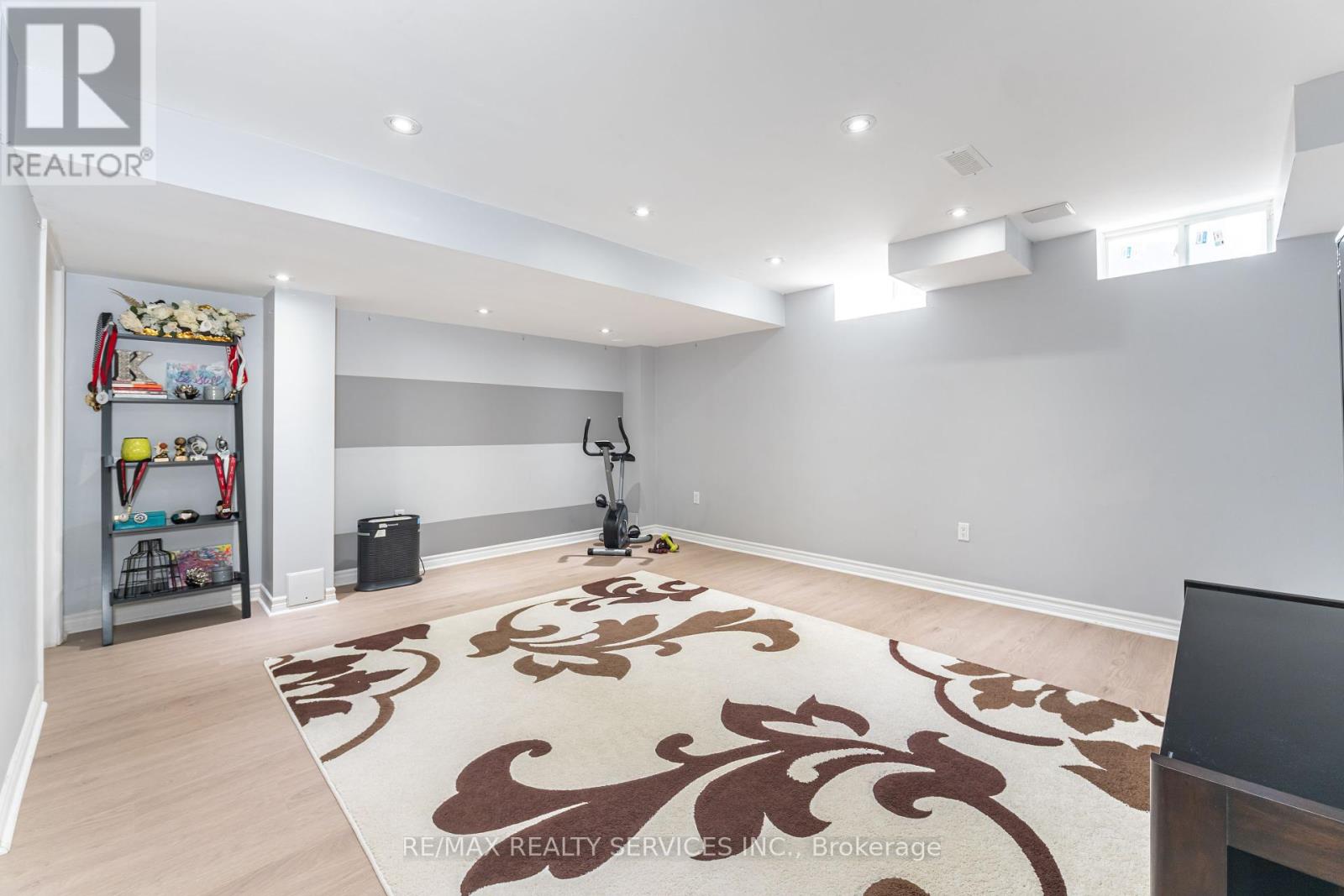Photo 34 of 12 Seedland Crescent, Brampton ON