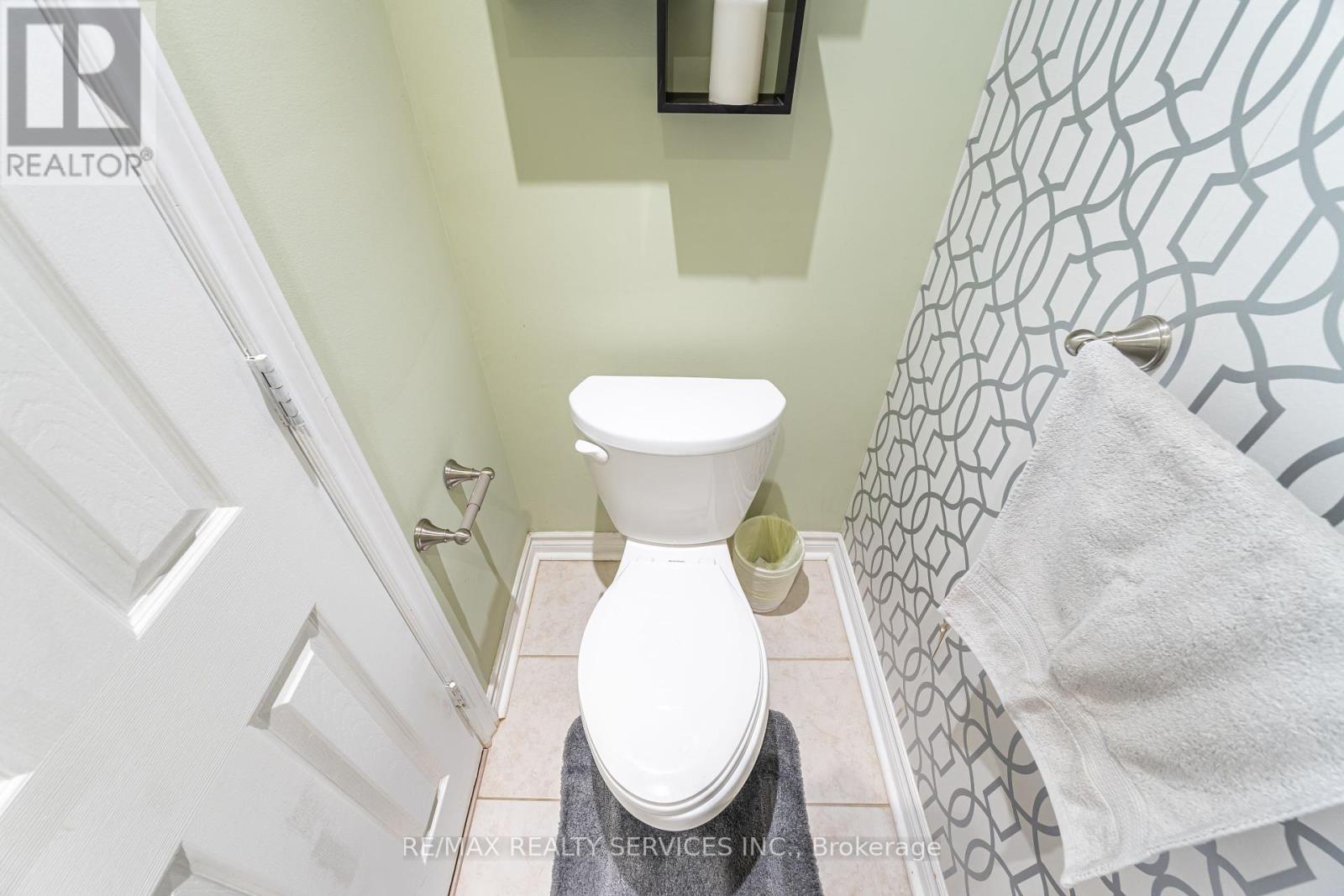 Photo 36 of 12 Seedland Crescent, Brampton ON