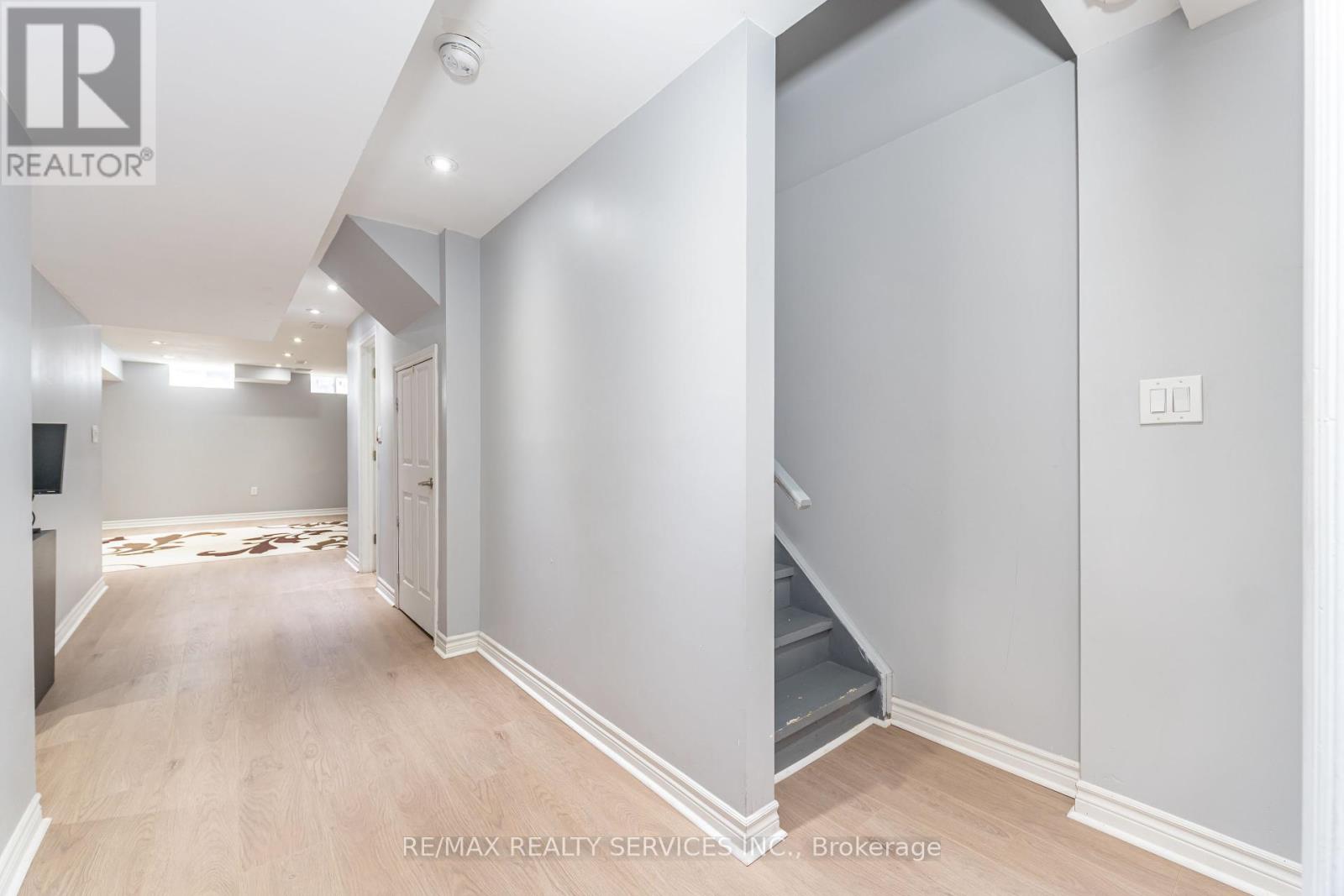 Photo 31 of 12 Seedland Crescent, Brampton ON