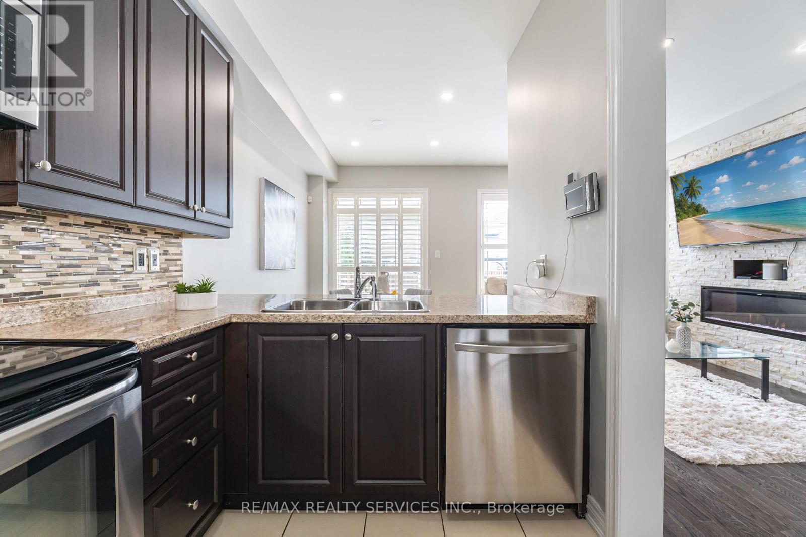 Photo 13 of 12 Seedland Crescent, Brampton ON