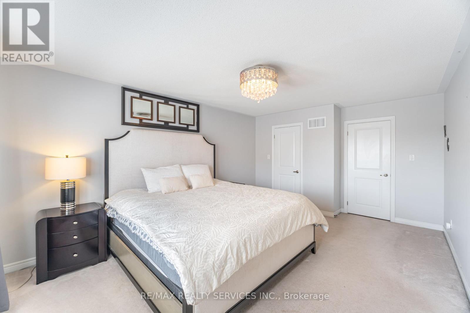 Photo 19 of 12 Seedland Crescent, Brampton ON
