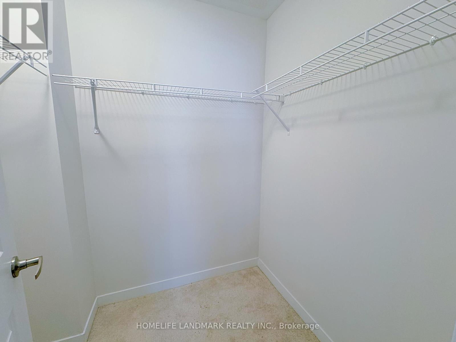 Photo 10 of 52 Selfridge Way, Whitby ON