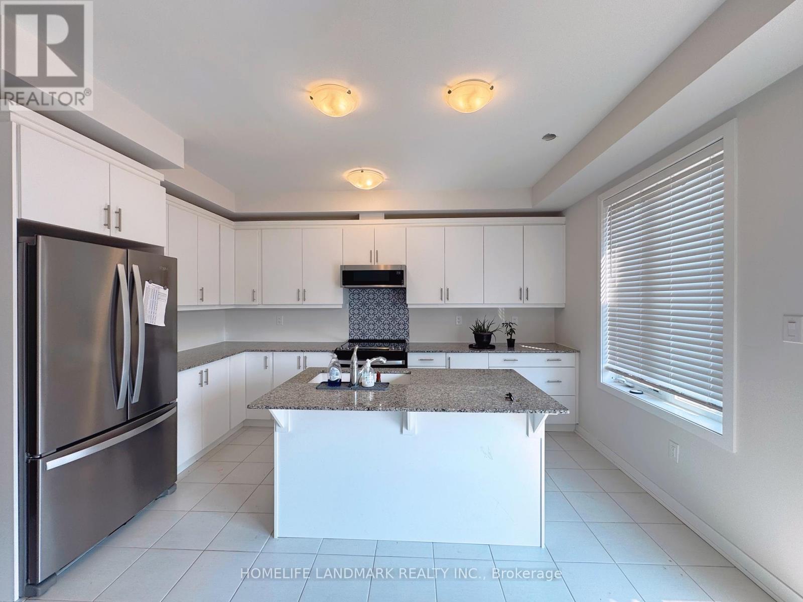 Photo 6 of 52 Selfridge Way, Whitby ON