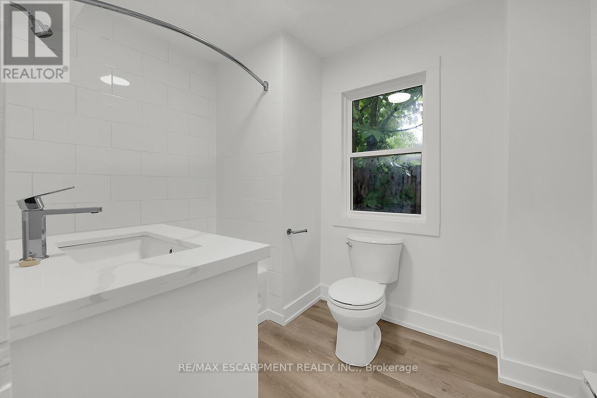 Photo 14 of 34 Rykert Street, St Catharines ON