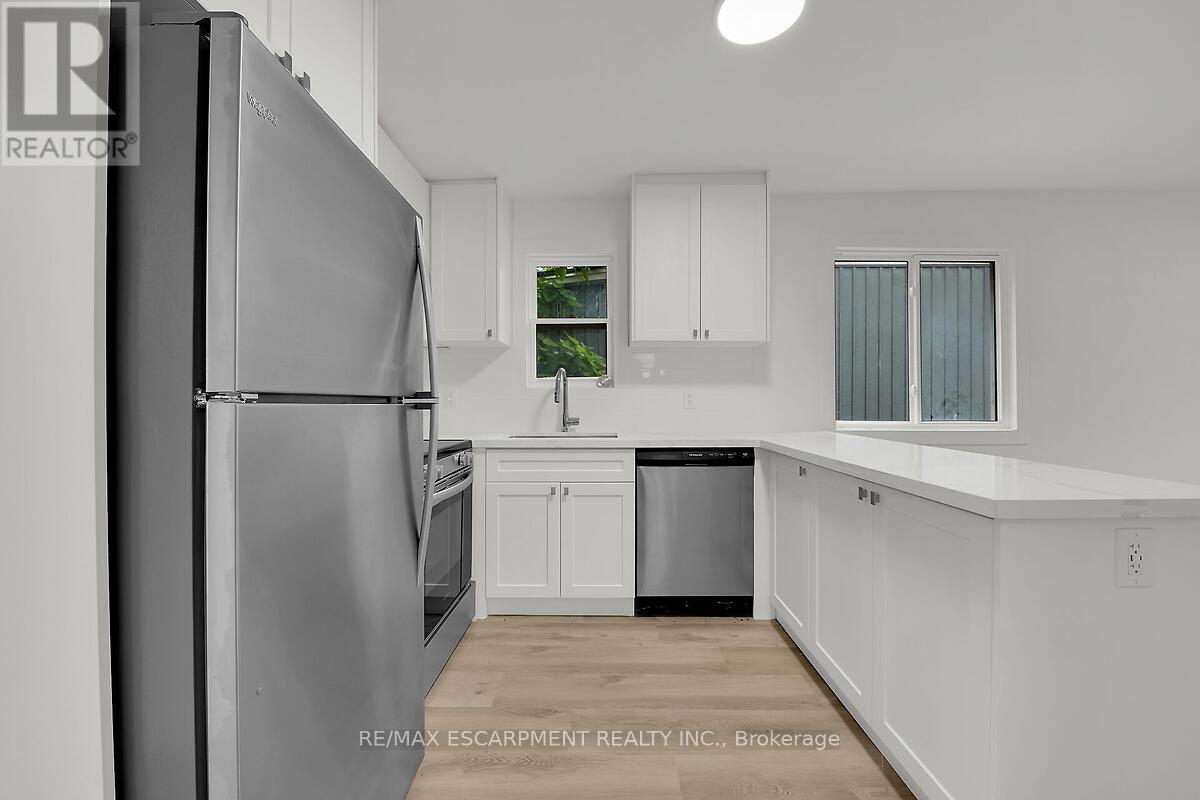 Photo 5 of 34 Rykert Street, St Catharines ON