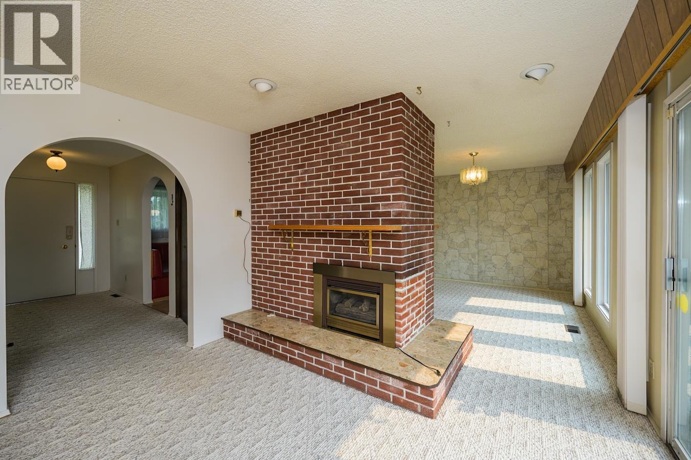 Photo 11 of 4805 1st Avenue, Prince George BC