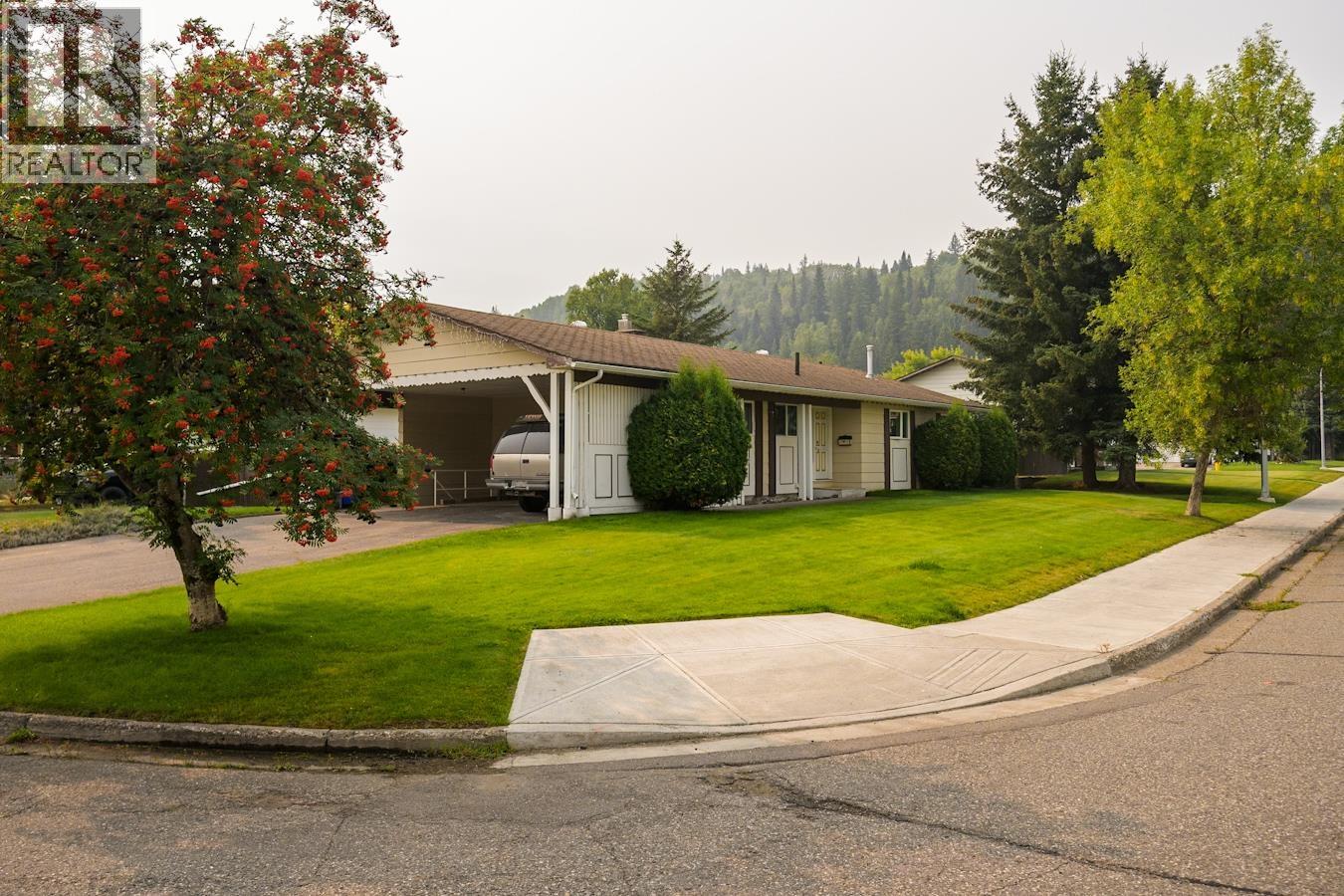 Photo 3 of 4805 1st Avenue, Prince George BC