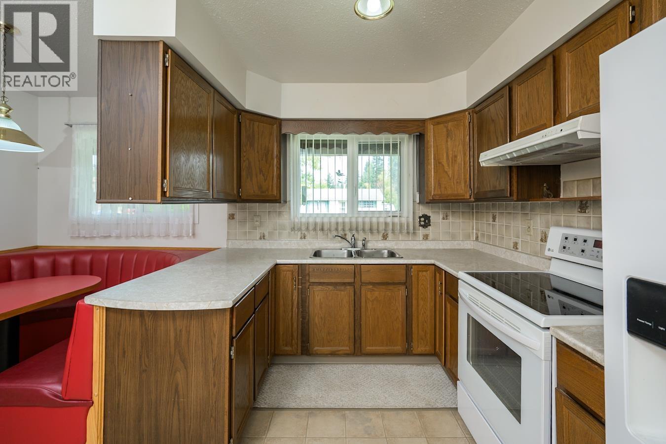 Photo 4 of 4805 1st Avenue, Prince George BC
