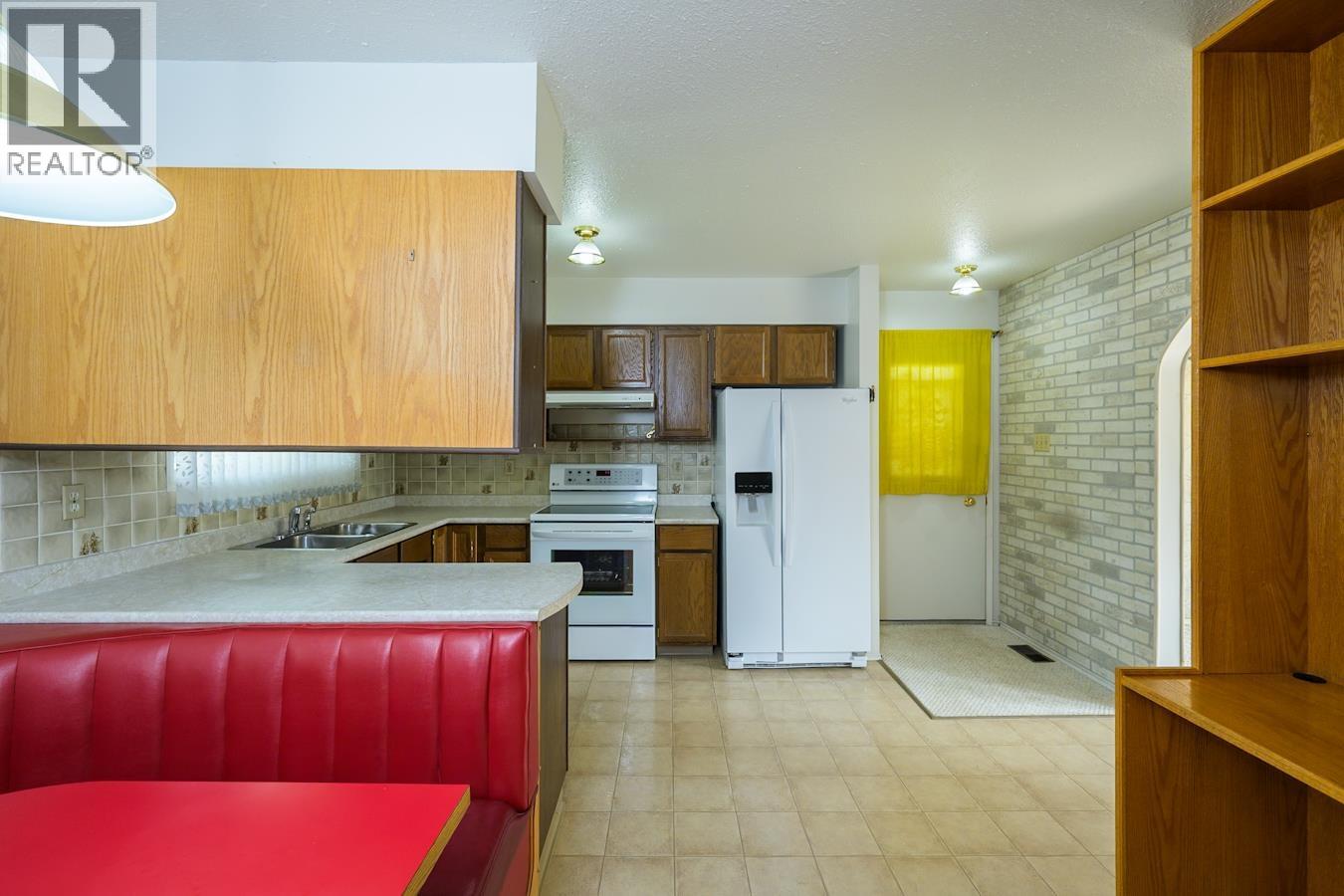 Photo 7 of 4805 1st Avenue, Prince George BC