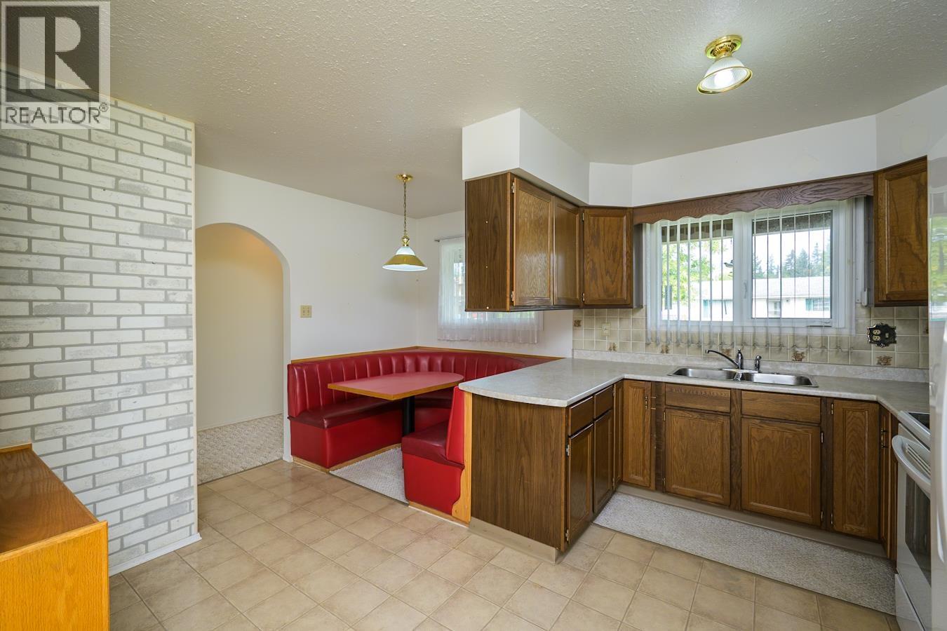 Photo 8 of 4805 1st Avenue, Prince George BC