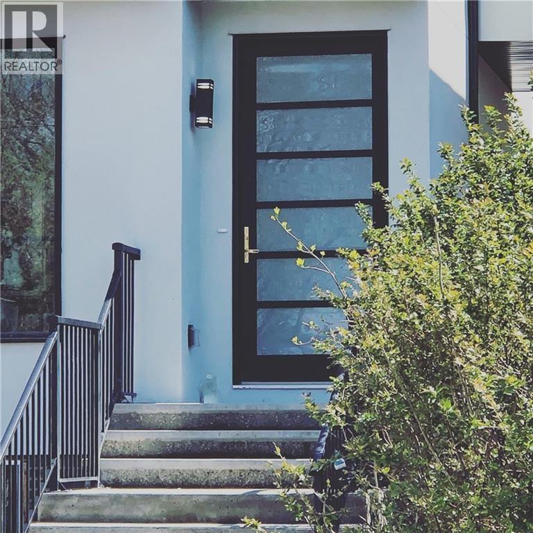 Photo 2 of 3528 3 Street Nw, Calgary AB