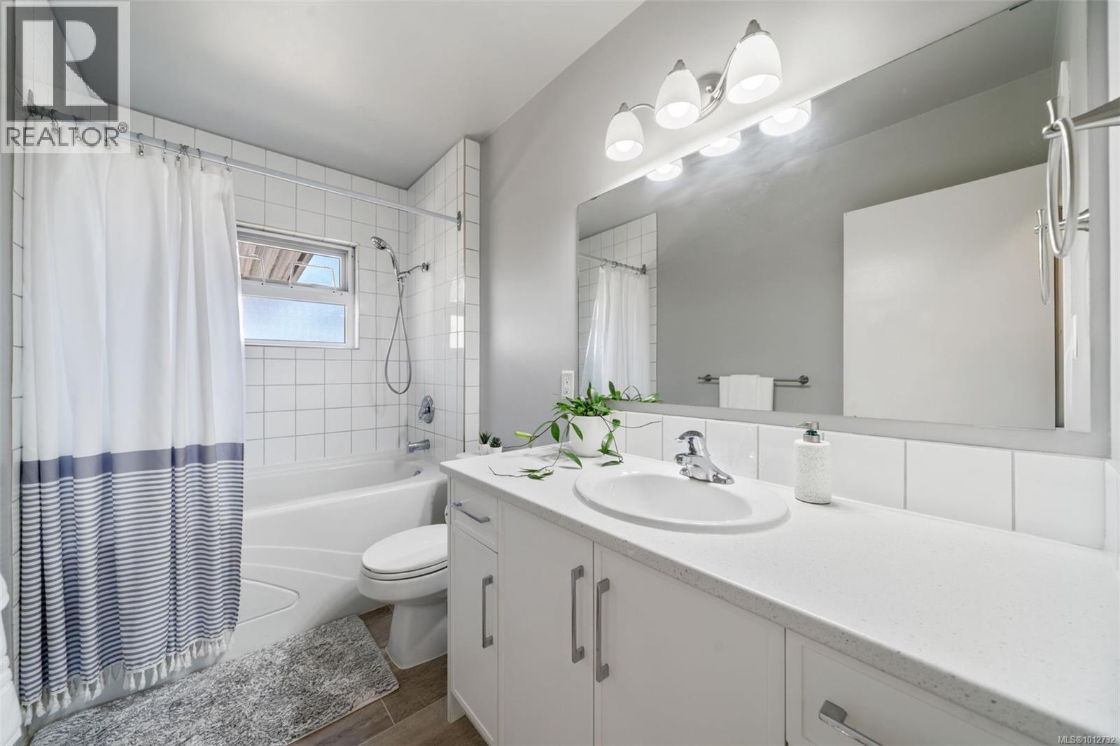 Photo 20 of 4309 Savoy Pl, Saanich BC