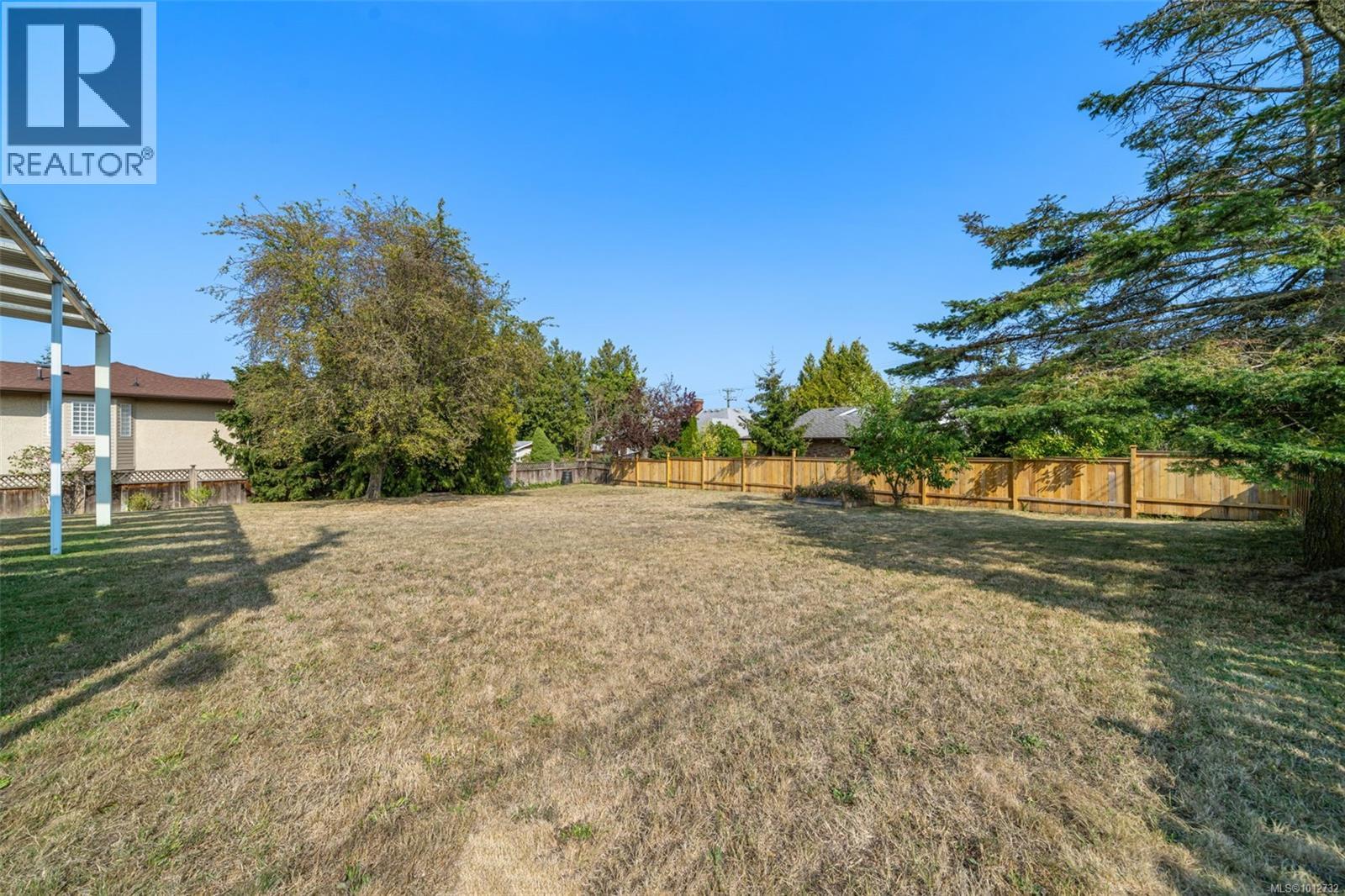 Photo 36 of 4309 Savoy Pl, Saanich BC
