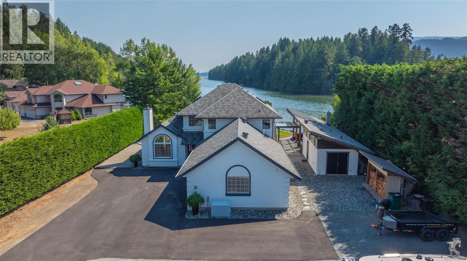 Photo 2 of 4718 4720 Shell Beach Rd, Ladysmith BC