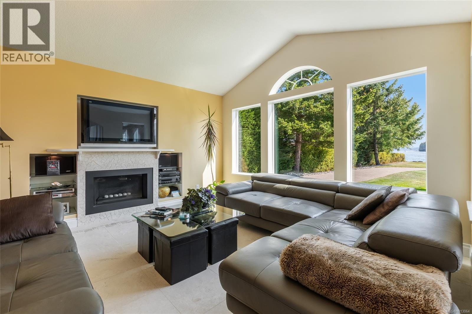 Photo 21 of 4718 4720 Shell Beach Rd, Ladysmith BC