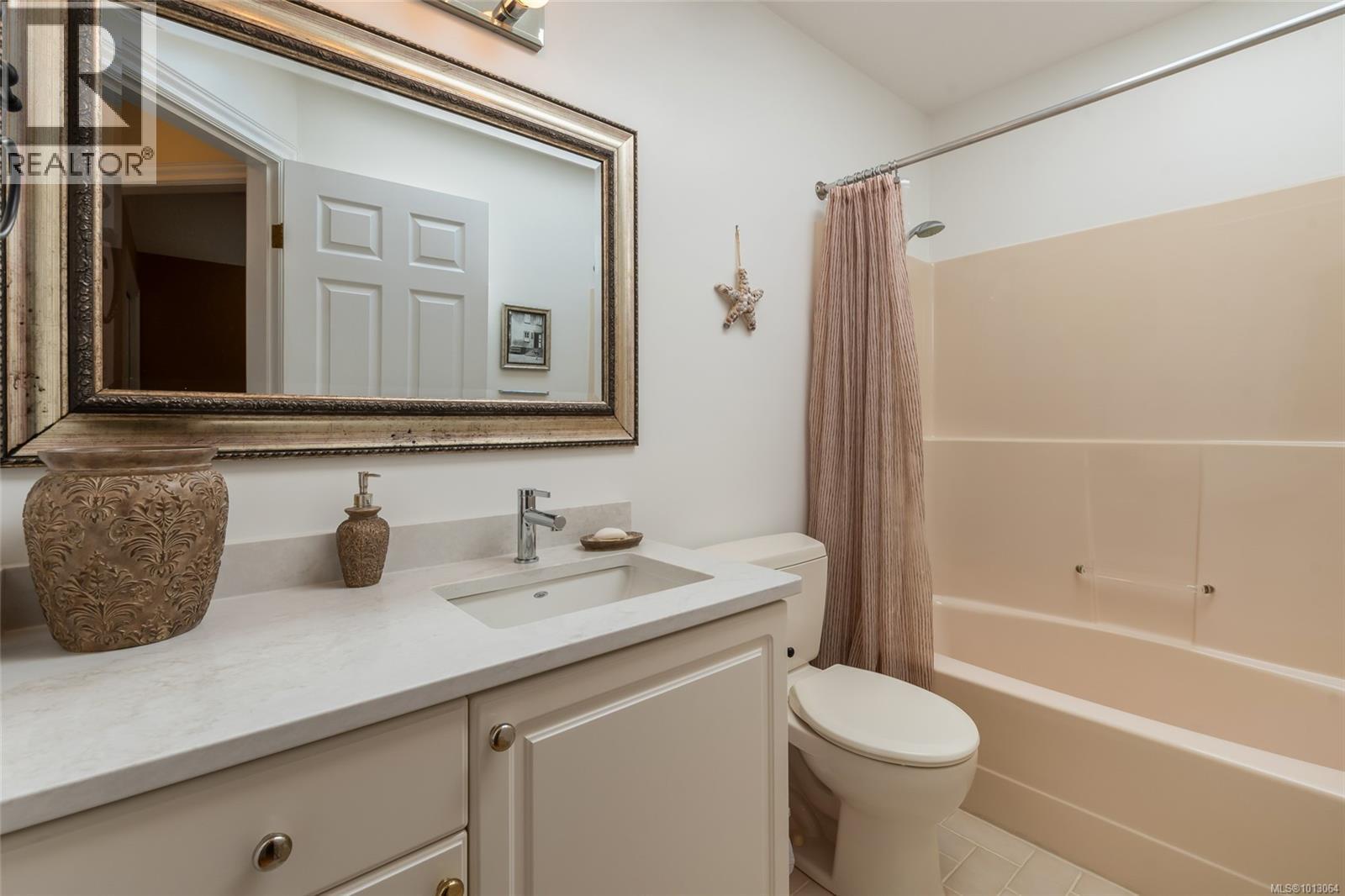 Photo 12 of 4718 4720 Shell Beach Rd, Ladysmith BC