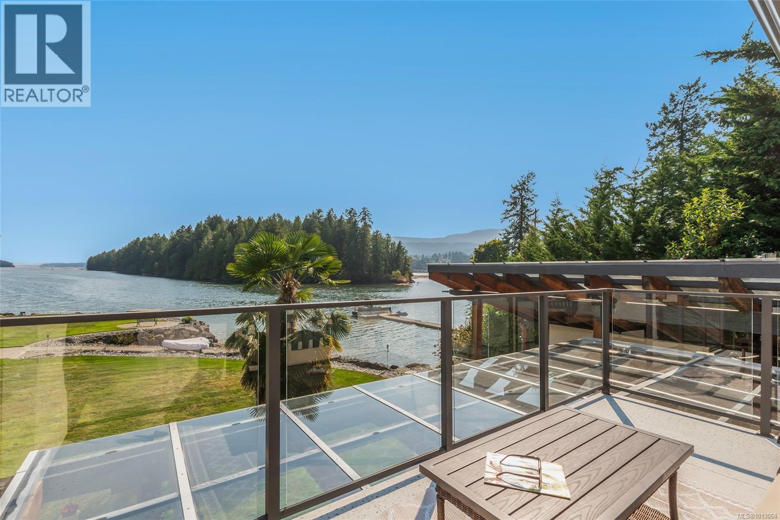 Photo 10 of 4718 4720 Shell Beach Rd, Ladysmith BC