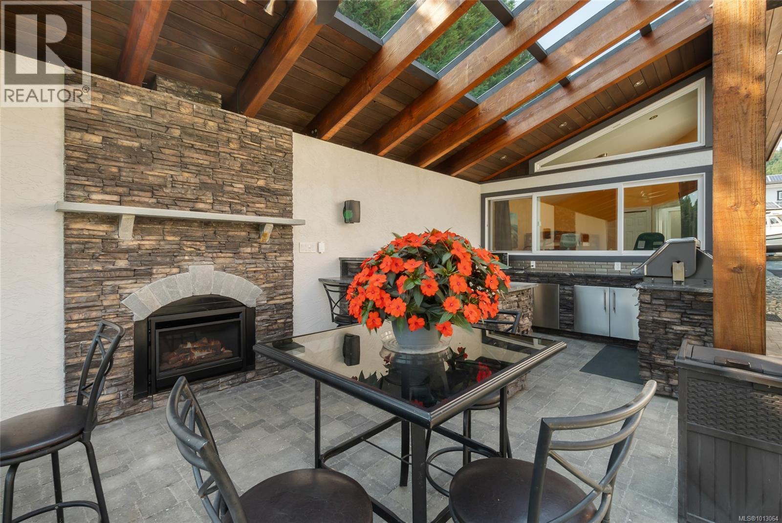 Photo 3 of 4718 4720 Shell Beach Rd, Ladysmith BC