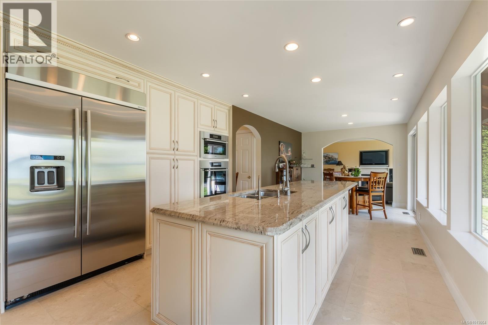 Photo 28 of 4718 4720 Shell Beach Rd, Ladysmith BC